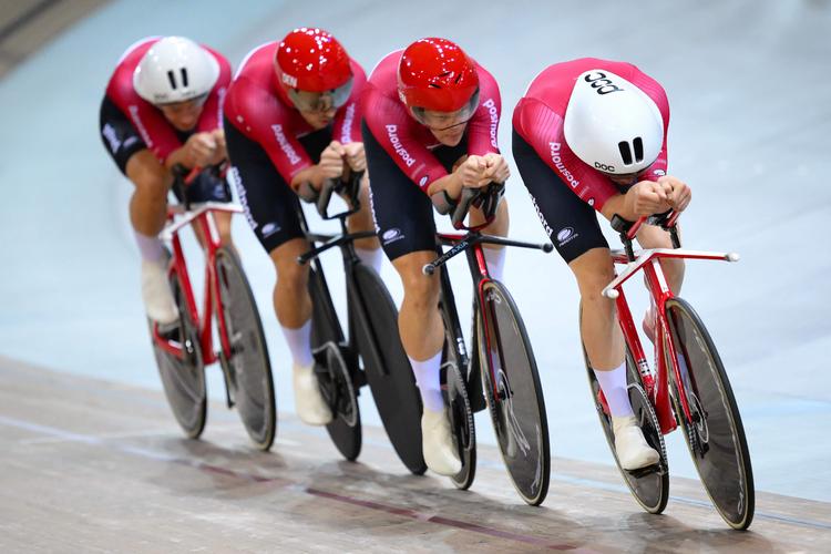 Det danske 4 km forfølgelseshold sikrer sig adgang til bronzefinalen ved verdensmesterskaberne i banecykling.
 Foto: Anne-christine Poujoulat/Ritzau Scanpix