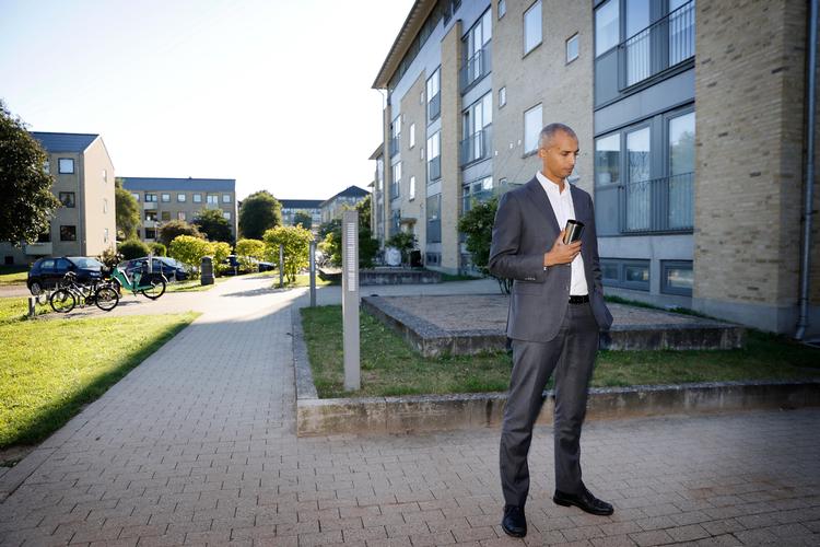 Hvis min søn bliver overfaldet, så går jeg ikke ud og finder gerningsmanden. Jeg går ned til politiet. Det er samfundskontrakten, siger justitsminister Mattias Tesfaye (S). Foto: Jens Dresling
