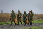 På billedet ses en gruppe reservister, der er indkaldt som en del af den delvise mobilisering, i gang med en øvelse i Donetsk-regionen.  Foto: Alexander Ermochenko/Ritzau Scanpix