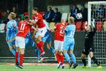Efter et hjørnespark var det to Randers FC-spillere, der fik hovedet på bolden, inden den havnede i nettet til et selvmål. Foto: Bo Amstrup/Ritzau Scanpix