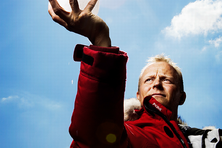 Is, sne og gletsjernes bevægelser er nøglen til Sebastian Mernilds viden om klimaforandringerne. Men nu skal han lede et center, der kan rumme forskere fra alle slags fagligheder. 