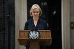 I en kort tale meddelte Liz Truss sin afsked. Foto: Daniel Leal/Ritzau Scanpix