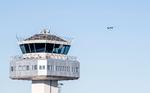 Kontroltårnet ved Flesland lufthavn i Bergen, efter at den blev lukket pga. drone-observationer. Foto fra 19. oktober 2022. Foto: Marit Hommedal/Ritzau Scanpix