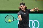Stefanos Tsitsipas forsøgte og forsøgte men kunne ikke slå igennem Holger Runes solide spil. Foto: 10090 Claudio Bresciani/tt/Ritzau Scanpix