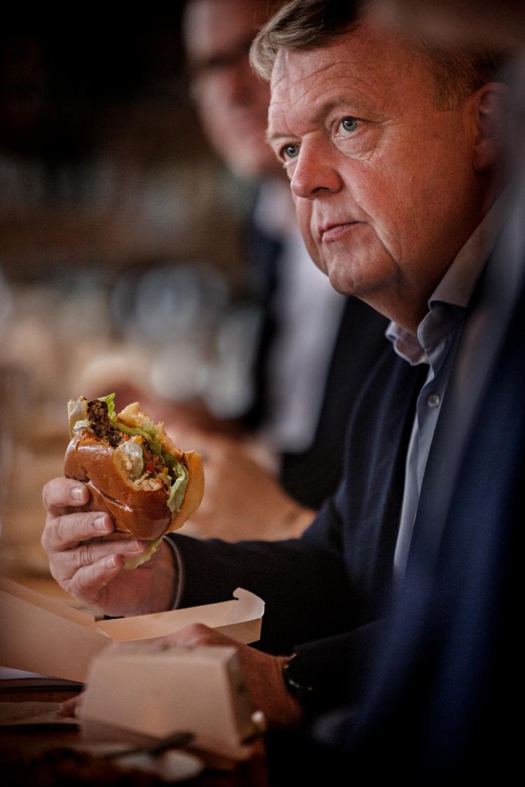 Burgeren var klimavenlig, da Moderaterne præsenterede klimaudspil med dyrere fly og en CO2-afgift til landbruget. Foto: Martin Lehmann