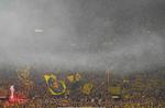 En  blågul Brøndby-fane havde fundet vej til stadion i Dortmund, da FCK  gæstede den tyske by 6. september.  Foto: Ulrik Pedersen/csm/Ritzau Scanpix