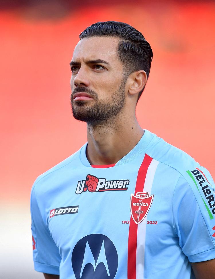 Spanske Pablo Mari, der spiller fodbold for Serie A-klubben Monza, er blandt de sårede ved et knivangreb i et indkøbscenter i Milano i Italien. Foto: Daniele Mascolo/Ritzau Scanpix