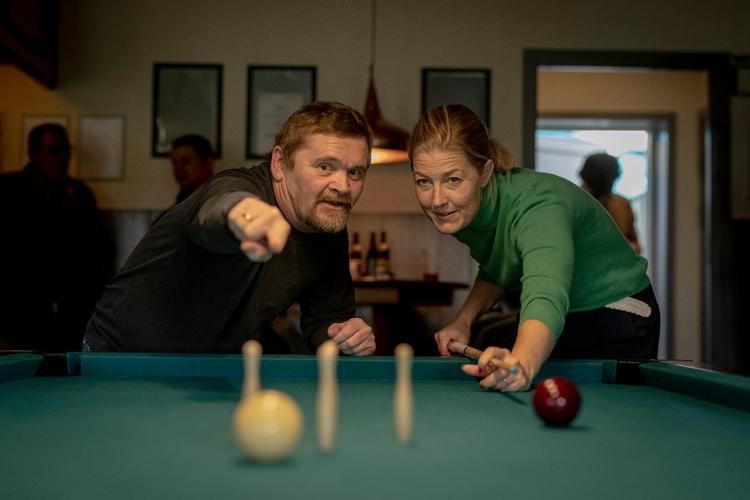     FV22: De radikales leder Sofie Carsten Nielsen besøger Rema 1000 i Nakskov og værtshuset Rådhuspubben i Maribo.   Foto: Christian Falck Wolff