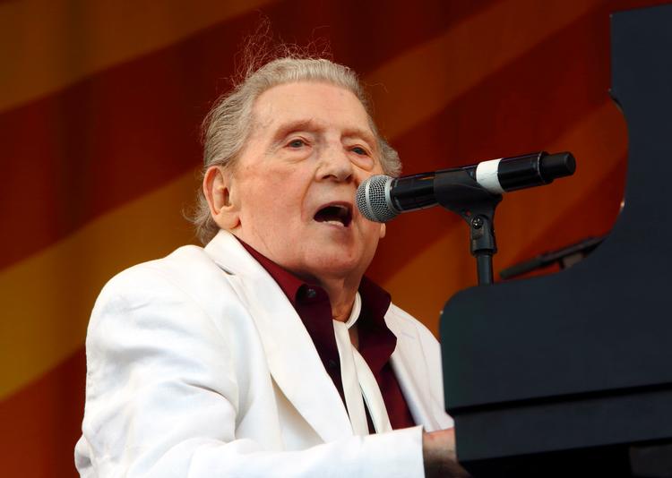 FILE - Jerry Lee Lewis performs at the New Orleans Jazz &amp; Heritage Festival in New Orleans on May 2, 2015. Lewis and the late country singer Keith Whitley will join the Country Music Hall of Fame. (Photo by John Davisson/Invision/AP, File) Foto: John Davisson/Ritzau Scanpix