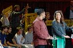 Midtvejs i debatten opstod der tumult, som aldrig blev forklaret, men den fandt sted bag Sikandar Siddique og Franciska Rosenkilde.  Foto: Agnete Schlichtkrull


