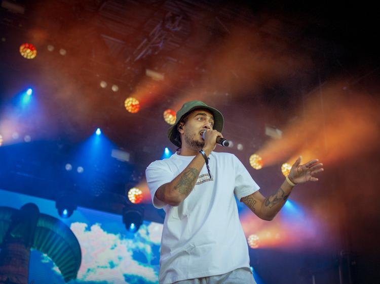 Kesi spiller på Orange Scene i 2023. Her er han fotograferet til AiaSound i 2022. Foto: Miriam Dalsgaard