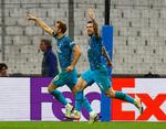 Harry Kane (tv.) stod for oplægget og Pierre-Emile Højbjerg (th.) scorede, da Tottenham vandt i Marseille.
  Foto: Eric Gaillard/Ritzau Scanpix