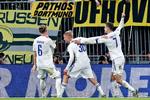 FCK's eneste mål i Champions League blev scoret af Hákon Arnar Haraldsson (i midten), og det fejret med Christian Sørensen og Viktor Claesson.   Foto: Jens Dresling