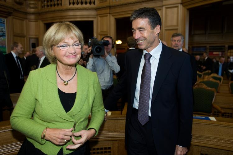 Som statsminister var Anders Fogh Rasmussen kendt for sit tætte samarbejde med Pia Kjærsgaard. Men som ung politiker slog han igennem på et ønske om at danne en SV-regering.   Foto: Thomas Sjørup