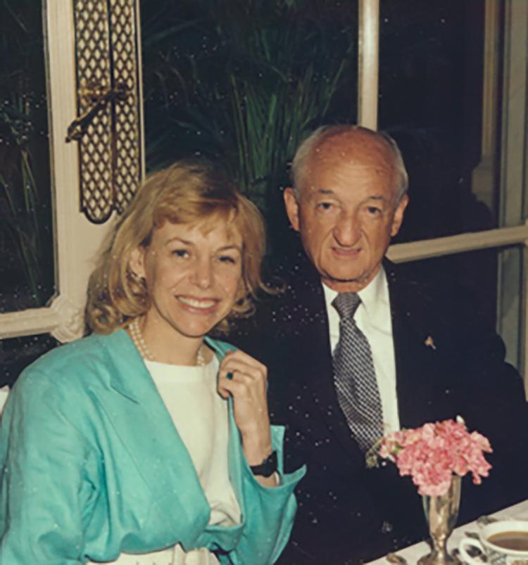 Frank og Mitzi Perdue. Han var direktør for den største amerikanske kyllingevirksomhed og finansierede forsøget på at finde det sunkne spanske skib. Hans tredje kone, Mitzi Perdue, har efter hans død markeret sig som filantrop og forfatter. Foto: Courtesy of Mitzi Perdue.