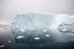 I Ilulissat i Grønland  er Kangia/Jakobshavn Isfjord en meget aktiv bræ, der sender talrige isbjerge ud i bugten. Foto: Thomas Borberg