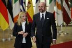 President of the European Council Charles Michel (R) welcomes the newly appointed Italian Prime Minister Giorgia Meloni at the European Council headquarter in Brussels, on November 3, 2022. - Italy's far-right Prime Minister Giorgia Meloni started a series of meetings with EU chiefs in Brussels on November 3, with her commitment to European unity in the spotlight. (Photo by Valeria Mongelli / AFP) Foto: Valeria Mongelli/Ritzau Scanpix
