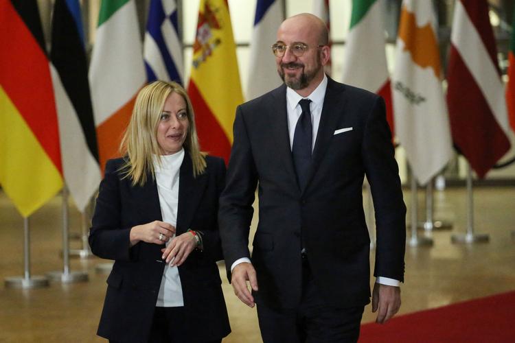 President of the European Council Charles Michel (R) welcomes the newly appointed Italian Prime Minister Giorgia Meloni at the European Council headquarter in Brussels, on November 3, 2022. - Italy's far-right Prime Minister Giorgia Meloni started a series of meetings with EU chiefs in Brussels on November 3, with her commitment to European unity in the spotlight. (Photo by Valeria Mongelli / AFP) Foto: Valeria Mongelli/Ritzau Scanpix