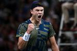 Af sine seneste 15 kampe har Holger Rune tabt én – og det nederlag til canadieren Felix Auger-Aliassime blev revancheret i lørdagens semifinale i Paris. Foto: Christophe Archambault/Ritzau Scanpix