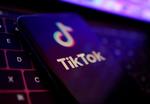  TikTok sender nu helt officielt europæernes data til Kina. Men kun for at sikre brugerne en mere underholdende oplevelse, forsikrer selskabet.   Foto: Dado Ruvic/Ritzau Scanpix