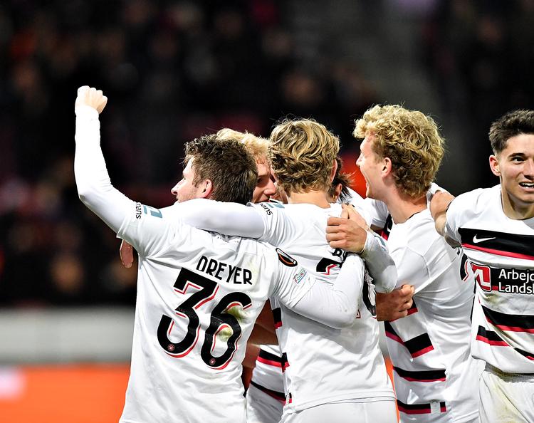 Anders Dreyer fejrer sit mål til 2-0 over Sturm Graz. Kampen sendte holdet videre til knockoutkampene mod Sporting CP.  Foto: Ernst van Norde/Ritzau Scanpix