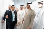 Rishi Sunak i selskab med De Forenede Arabiske Emieraters leder, Sheikh Mohammed bin Zayed al-Nahyan. Foto: Pool/Ritzau Scanpix