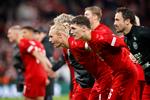 Anfører Simon Kjær fra AC Milan, hans makker i forsvaret Andreas Christensen fra FC Barcelona og midtbanespilleren Thomas Delaney fra Sevilla er blandt de bærende navne i landstræner Kasper Hjulmands trup. Foto: Jens Dresling