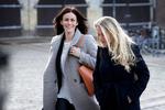Mette Thiesen (til venstre) i selskab med Nye Borgerliges stifter og partiformand Pernille Vermund, der nu har anmeldt Thiesens kæreste. Foto: Jens Dresling