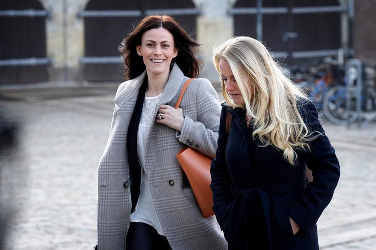Mette Thiesen (til venstre) i selskab med Nye Borgerliges stifter og partiformand Pernille Vermund, der nu har anmeldt Thiesens kæreste. Foto: Jens Dresling