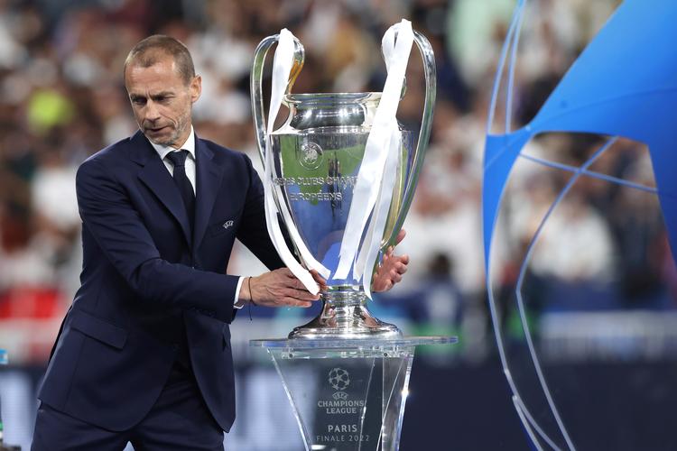 Champions League-trofæet er det mest eftertragtede i europæisk klubfodbold, men flere klubber mener, at Uefa og præsident Ceferin  ikke betaler dem godt nok.  Foto: Sportimage/Ritzau Scanpix