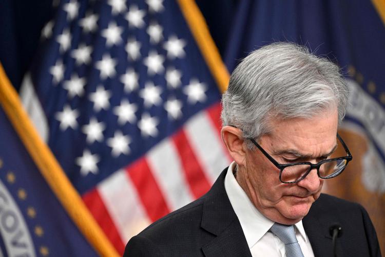 Den amerikanske centralbank med  Jerome Powell i spidsen ser med flere renteforhøjelser ud til at have taget toppen af den voldsomme inflation, som nu er faldet fire måneder i træk. Foto: Mandel Ngan/Ritzau Scanpix