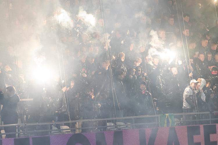 Omkring 30-40 FC Midtjylland-fans lavede optøjer på og uden for stadion, da FCM tabte til Viborg. Foto: Johnny Pedersen/Ritzau Scanpix