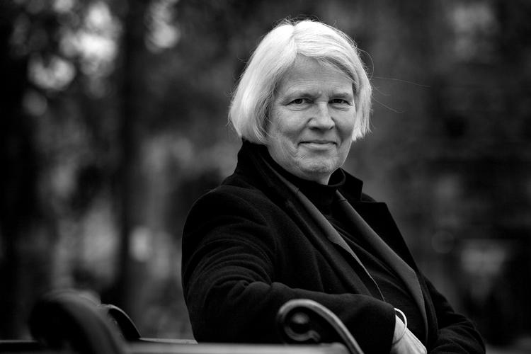 Pia Gjellerup (S) advarede som folketingsmedlem i 2006 blandt andre Venstre om, at man var ved at vedtage en valglov, som havde en indbygget risiko for, at et parti kan få et mandat mere, end dets stemmetal berettiger til. Alligevel var mange overraskede over, at netop dette skete for Socialdemokratiet ved folketingsvalget i sidste uge. Når Venstre-folk nu ønsker valgloven lavet om, er Gjellerup helt enig. Hun finder det blot uforståeligt, at man ikke lyttede dengang. Foto: Finn Frandsen