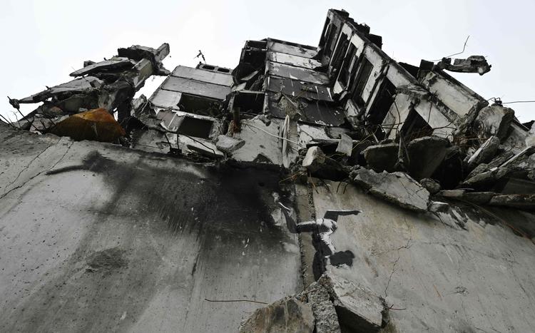 Foto fra 12. november 2022 fra byen Boroduanka i Ukraine. Et nyt kunstværk fra gadekunstneren Banksy er dukket op. Foto: Genya Savilov/Ritzau Scanpix