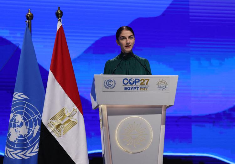 Sveriges er med den nye klimaminister Romina Pourmokhtari kommet i uvant modvind på klimatopmødet i Egypten.  Foto: Ahmad Gharabli/Ritzau Scanpix