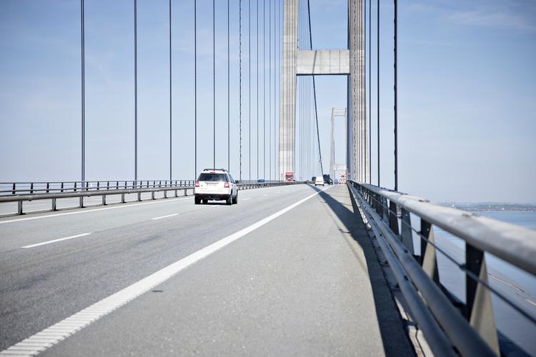 Sund &amp; Bælt er godt i gang med digitalisering af vedligeholdet af den faste forbindelse over Storebælt. Selskabet er blandt de førende på området internationalt. Biler, trafik.  Foto: Marius Renner