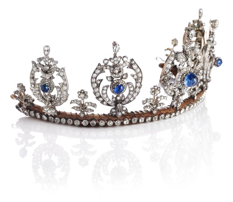 Prinsesse Thyra af Danmarks safirdiadem er vurderet til mellem 600.000 og 800.000 kroner. Foto: Bruun Rasmussen