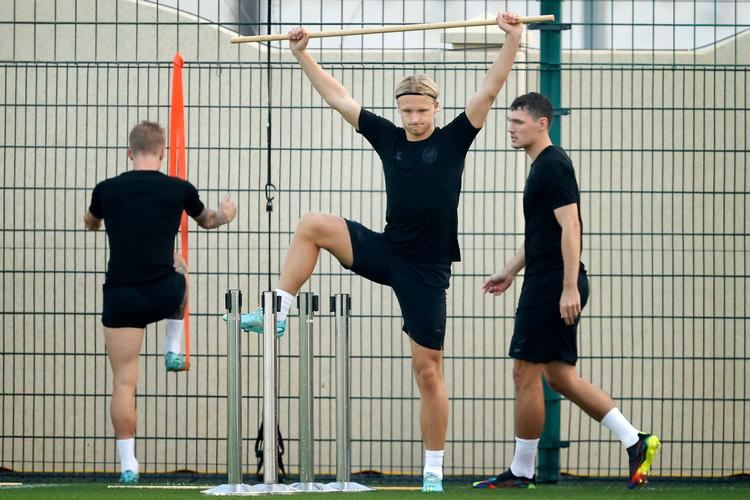 Kasper Dolberg og Andreas Christensen (til højre) har begge mødt kritik for at være mere rolige og forsigtige, end fodboldspillere er flest. Men det er et udtryk for misforståelse af deres personligheder, siger landstræner Kasper Hjulmand. De har masser af vilje og ild.  Foto: Jens Dresling