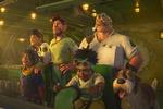 Drengen Ethan Clade (forrest til venstre) i Disneyfilmen 'En forunderlig verden' har varme følelser for en dreng fra sin skole, men den slags må skolebørn i Florida ikke udsættes for. Det er nemlig forbudt at drøfte kønslig identitet og seksuel orientering i delstatens skoler. Still The Walt Disney Company Nordic & Baltic
