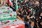 I fredags blev to børn begravet i den iranske by Izeh. De iranske myndigheder siger, at terrorister stod bag skyderiet i Izeh, der kostede syv personer livet, men familier til de pårørende siger, at det var sikkerhedsstyrkerne, der åbnede ild. Foto: Alireza Mohammadi/Ritzau Scanpix