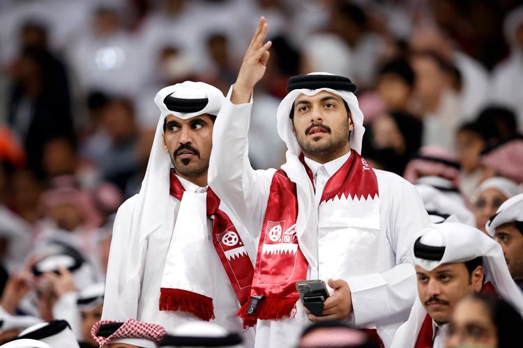 Også publikum kedede sig og forlod åbningskampen på Al Bayt Stadium. Hvor der dog ifølge stadionspeakeren var flere tilskuere til stede, end der overhovedet er kapacitet til.  Foto: Jens Dresling
