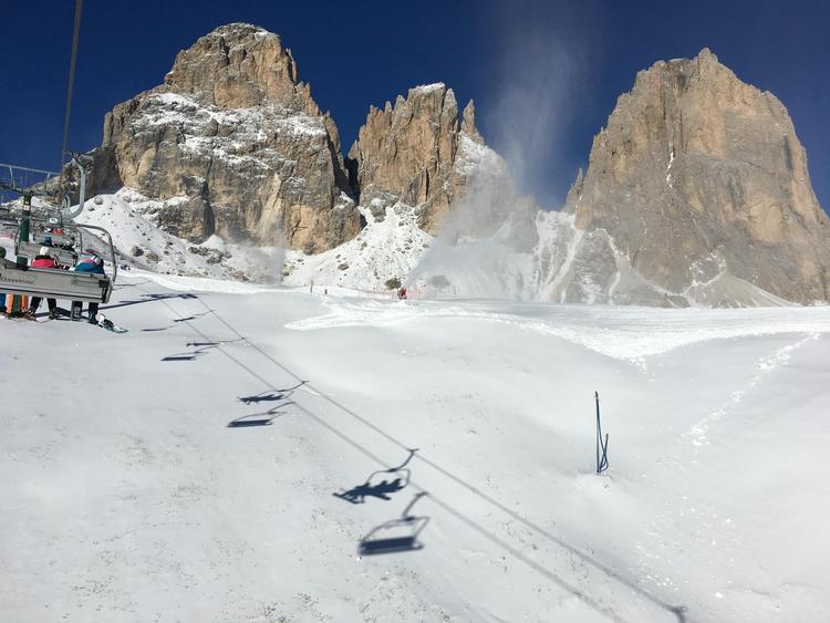 Italienske Sella Ronda er et af de steder, hvor du kan risikere at skulle fremvise et bevis på, at du kører rundt på pisterne med en ansvarsforsikring. Foto: Jacob Fuglsang