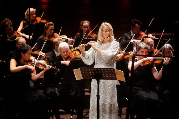 DR's solofløjtenist Ulla Miilmann havde selv valgt, at det var netop libanesisk-franske komponist Bechara El-Khoury, der skulle skrive en ny koncert til hende. Foto: Martin Lehmann