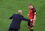 Verdensstjernen Kevin De Bruyne løb ud til landstræner Roberto Martínez for at udtrykke sin utilfredshed i stedet for at fejre Michy Batshuayis scoring til 1-0 mod Canada. Foto: Molly Darlington/Ritzau Scanpix