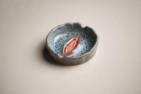 De første 500 askebægre blev udsolgt på et døgn.  Foto: Skodfissen.dk