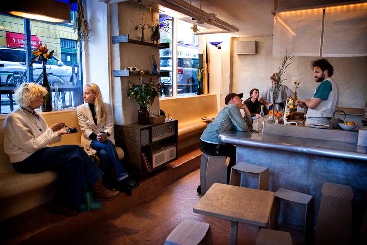    Zinkbardisken er flot, svær at spise ved, mener anmelderen. Foto: Finn Frandsen