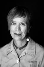 Lilian Munk Rösing har med ’Modvind og mascara’ skrevet en humoristisk, legende bog. Foto: Lærke Posselt