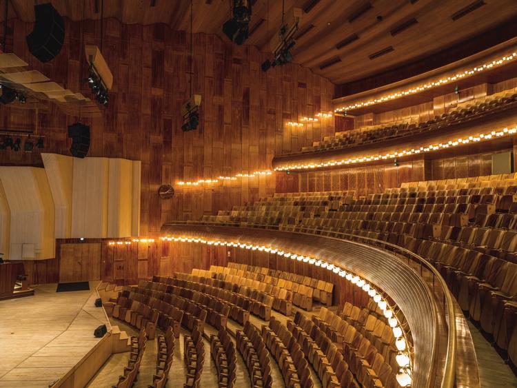Radiohusets koncertsal fra 1945 er et af hovedpunkterne i Vilhelm Lauritzen Arkitekters 100 år lange historie. Foto: Rasmus Hjortshøj
