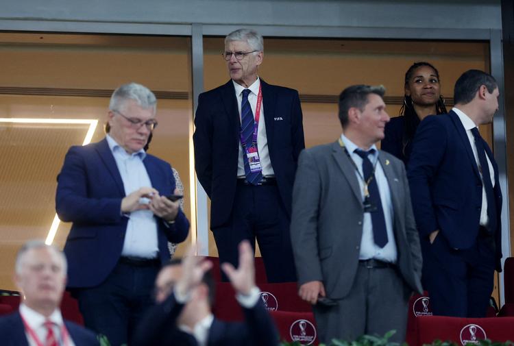 Arsène Wenger analyserer spillet ved VM for at finde nye tendenser i fodbolden. Her overværer han Frankrig slå Danmark med 2-1 i gruppespillet. Foto: Lee Smith/Ritzau Scanpix