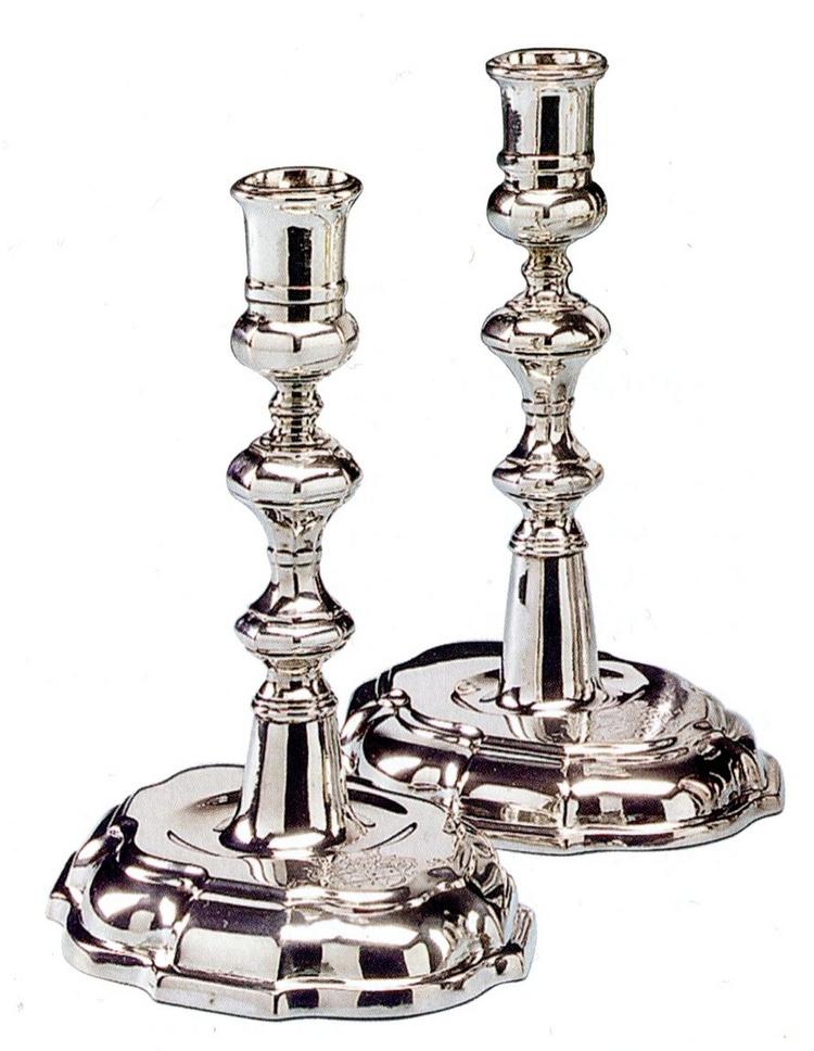 Baroklysestagerne kan i dag ses på Horsens Museum.  Foto: Foto fra bogen